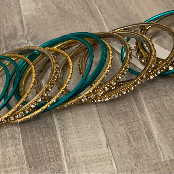 Women’s Bangles - Picture 4 of 6